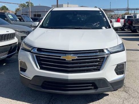 Used 2023 Chevrolet Traverse LT image 27