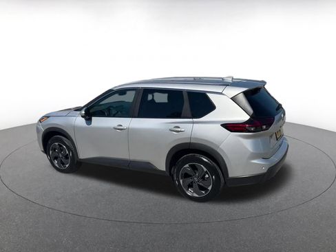 Used 2025 Nissan Rogue SV FWD image 10