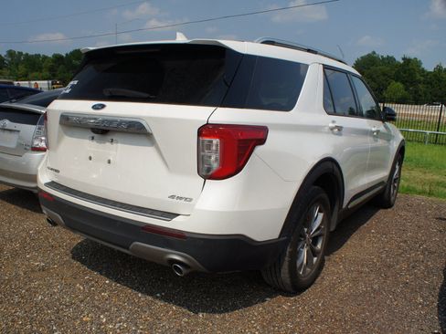 Used 2021 Ford Explorer Limited AWD/4WD image 5