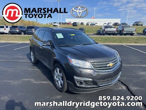 Used 2017 Chevrolet Traverse LT w/ Style and Technology Package image 1