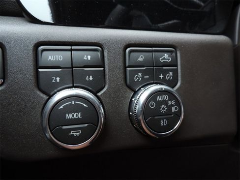 New 2026 GMC Sierra 1500 SLT image 26