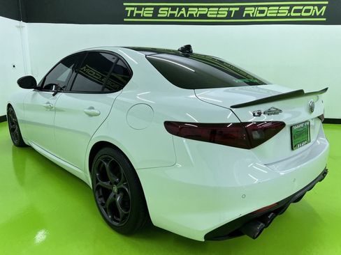 Used 2017 Alfa Romeo Giulia Ti w/ TI 19" Sport Package RWD image 7