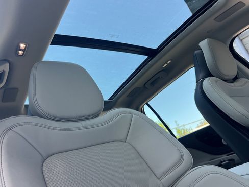 New 2026 Lincoln Aviator Reserve AWD/4WD image 16