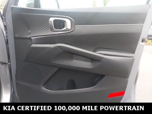 Used 2023 Kia Sorento LX image 24