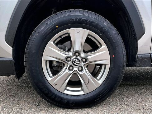 Certified 2024 Toyota RAV4 XLE FWD image 7