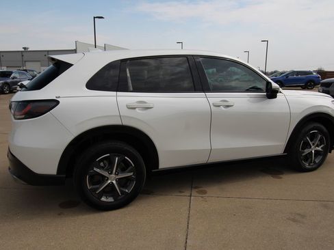 Used 2023 Honda HR-V EX-L image 5