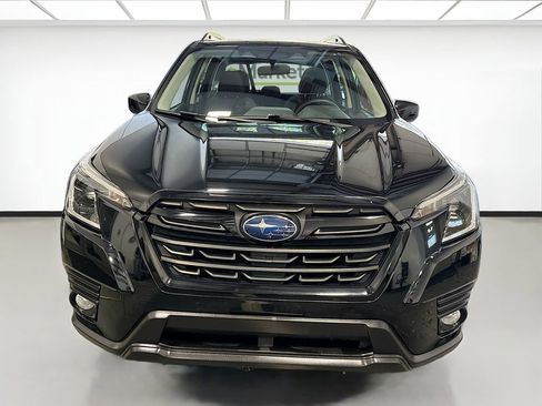 Used 2023 Subaru Forester Premium image 2