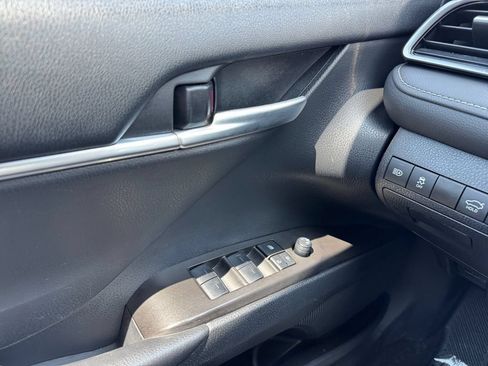 Certified 2023 Toyota Camry SE FWD image 10