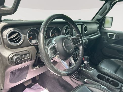Used 2019 Jeep Wrangler Unlimited Sahara w/ Uconnect 4C Nav & Sound Group AWD/4WD image 13