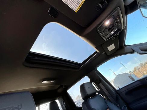 Used 2022 GMC Sierra 1500 AT4 w/ AT4 Preferred Package image 13