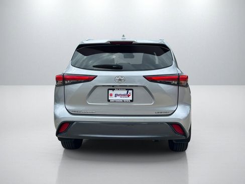 Used 2022 Toyota Highlander Limited image 6