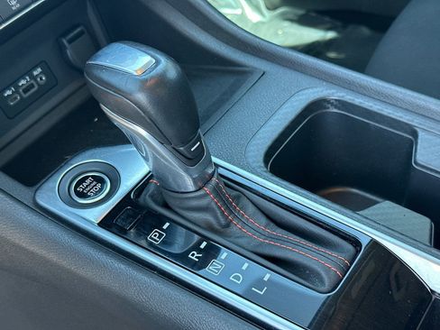 Certified 2024 Nissan Sentra SR FWD image 29