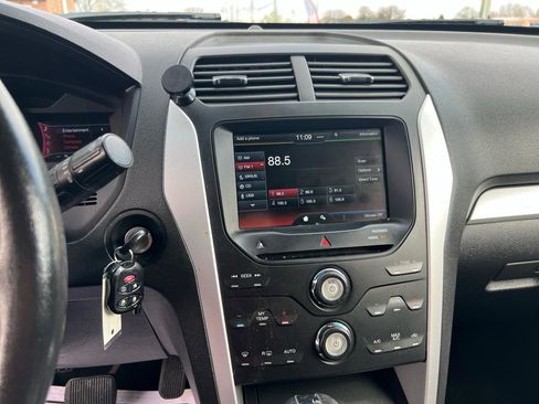 Used 2012 Ford Explorer XLT AWD/4WD image 23