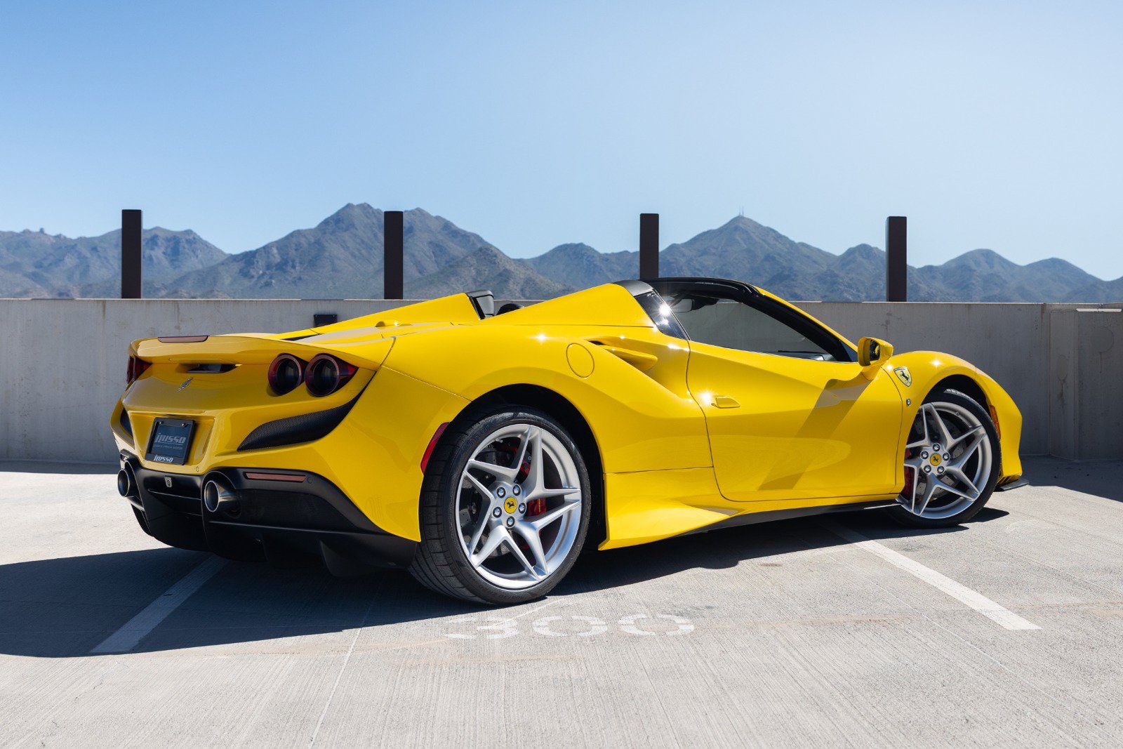 Used 2022 Ferrari F8 Tributo RWD image 9