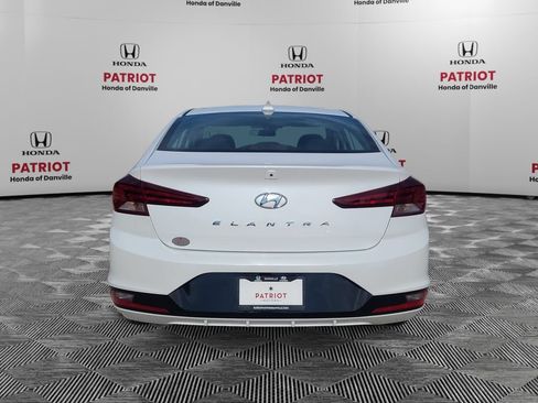 Used 2019 Hyundai Elantra SEL w/ Cargo Package FWD image 4