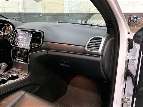 Used 2021 Jeep Grand Cherokee Limited w/ Luxury Group II AWD/4WD image 18