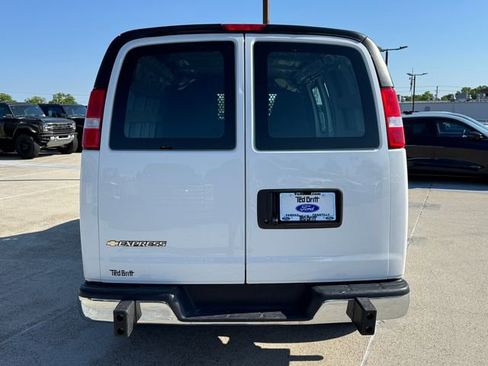 Used 2024 Chevrolet Express 2500 w/ Driver Convenience Package RWD image 7