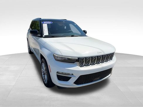 Used 2025 Jeep Grand Cherokee Summit AWD/4WD image 3
