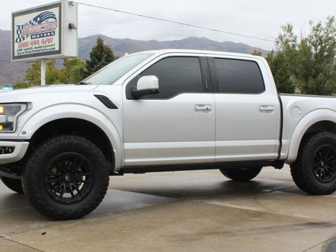 Used 2019 Ford F150 Raptor w/ Equipment Group 802A Luxury image 2