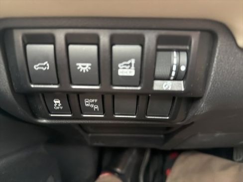Used 2022 Subaru Ascent Touring image 12