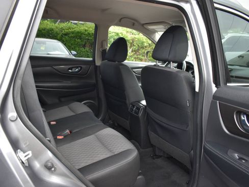 Used 2019 Nissan Rogue SV AWD/4WD image 15
