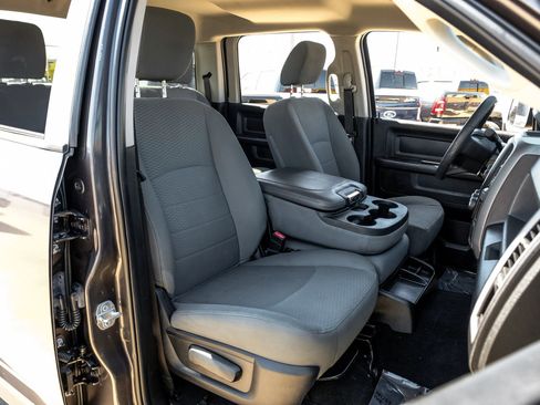 Used 2018 RAM 3500 Tradesman w/ Chrome Appearance Group AWD/4WD image 38