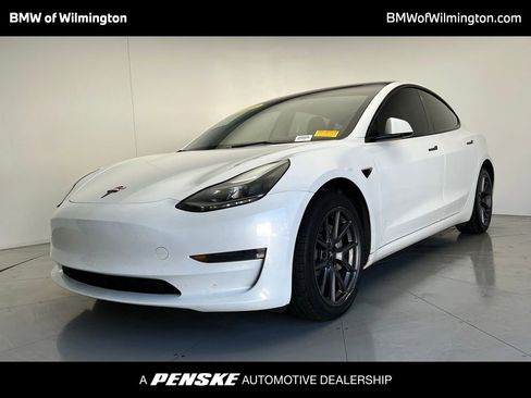 Used 2023 Tesla Model 3 Standard Range image 1
