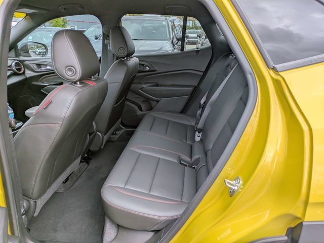 Used 2025 Chevrolet Trax RS w/ Driver Confidence Package FWD image 13