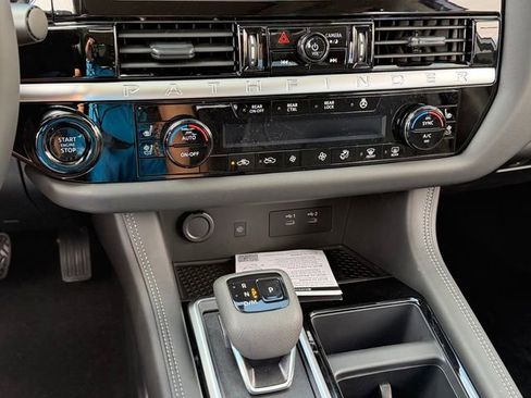 New 2026 Nissan Pathfinder Platinum w/ Cargo Package AWD/4WD image 18