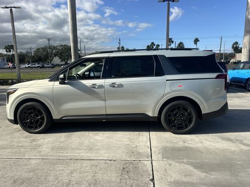 New 2026 Kia Carnival SX Prestige image 11