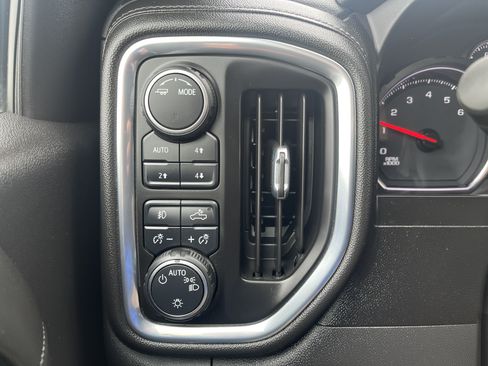 Used 2021 Chevrolet Silverado 1500 LT Trail Boss w/ Bed Protection Package AWD/4WD image 21
