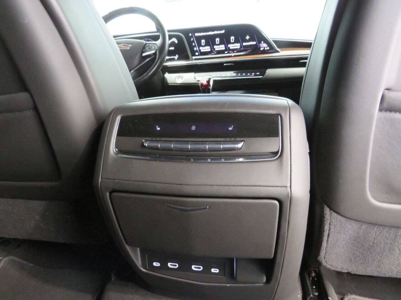 Used 2021 Cadillac Escalade Sport Platinum w/ Heavy-Duty Trailer Package AWD/4WD image 35