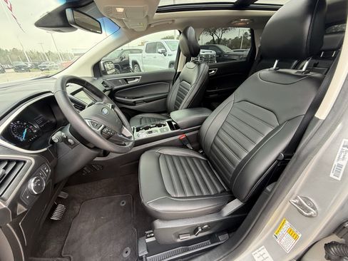 Used 2019 Ford Edge SEL w/ Equipment Group 201A image 29