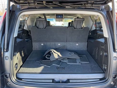 Used 2018 Cadillac Escalade ESV Luxury image 19