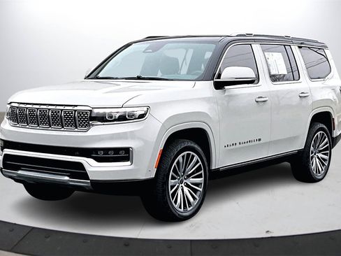 Used 2022 Jeep Grand Wagoneer Series III image 4