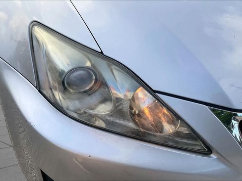 Used 2011 Lexus IS 250 w/ Premium Pkg Value Edition RWD image 2