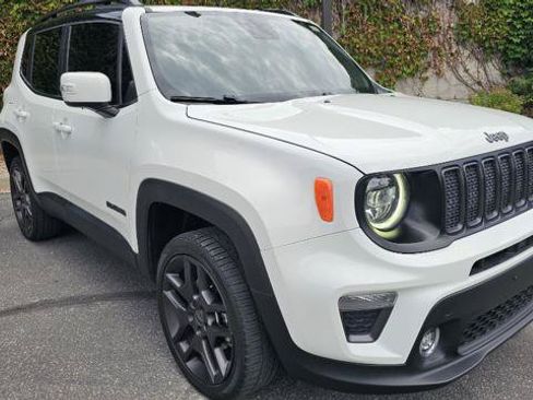 Used 2020 Jeep Renegade Altitude AWD/4WD image 3