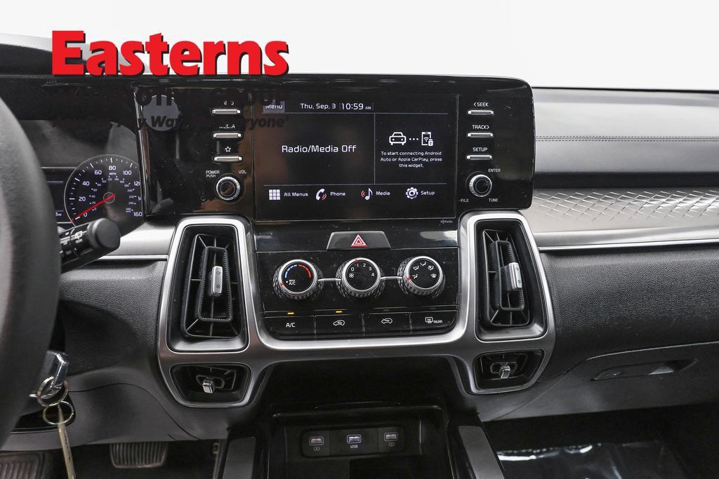 Used 2023 Kia Sorento LX AWD/4WD image 11