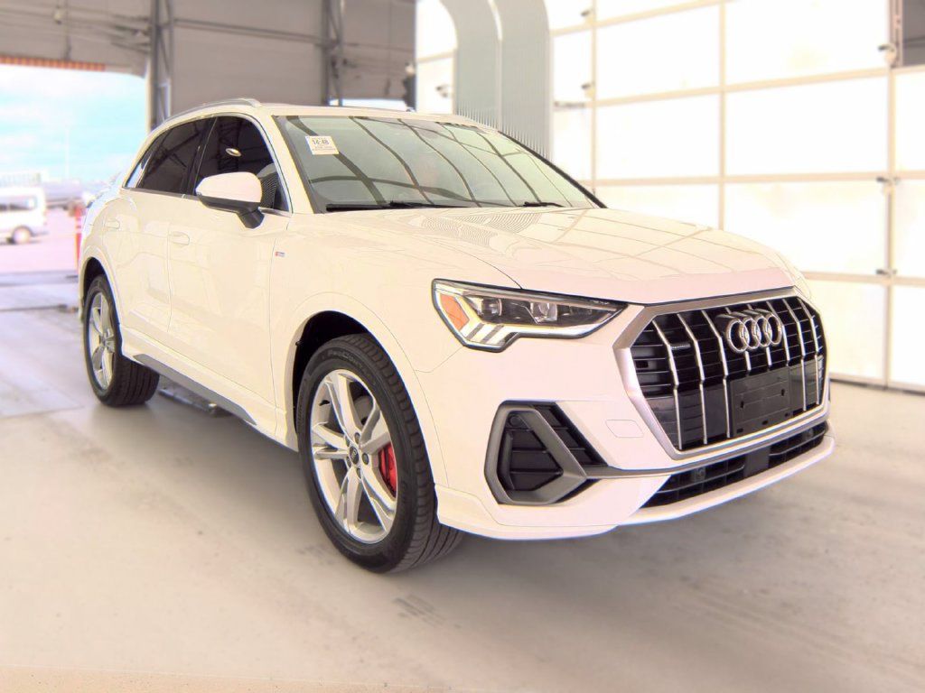 Used 2021 Audi Q3 2.0T Premium Plus w/ Premium Plus Package AWD/4WD image 7