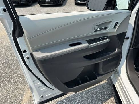 Used 2024 Toyota Sienna Limited AWD/4WD image 15