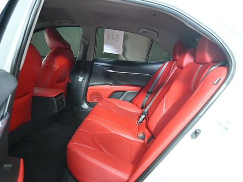 Used 2022 Toyota Camry XSE FWD image 17