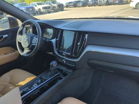 Used 2020 Volvo XC60 T5 Momentum w/ Protection Package AWD/4WD image 22