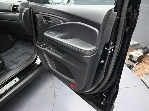 Certified 2023 Honda Passport EX-L image 42