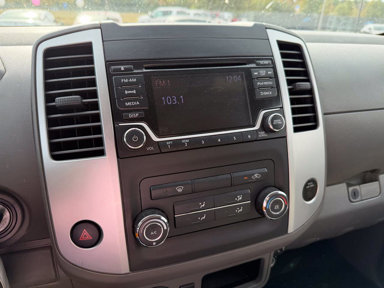 Used 2018 Nissan Frontier SV AWD/4WD image 12
