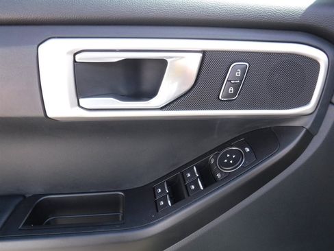Used 2020 Ford Explorer 2WD image 16