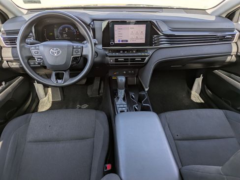 Used 2025 Toyota Camry LE image 15