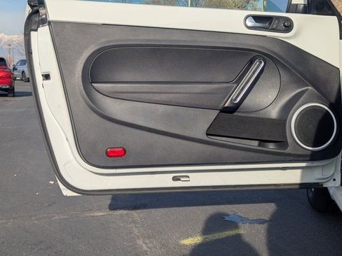 Used 2019 Volkswagen Beetle 2.0T SE image 15