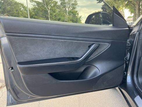 Used 2018 Tesla Model 3 Long Range image 10