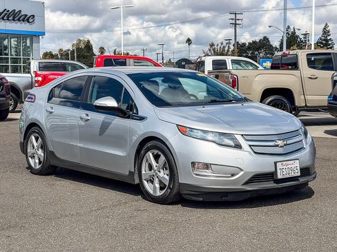 Used 2014 Chevrolet Volt FWD image 5