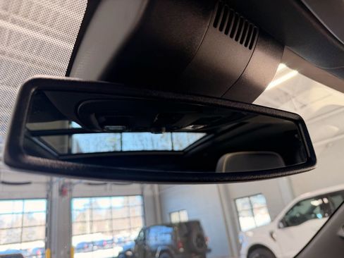 Used 2023 GMC Yukon XL SLT w/ SLT Premium Package image 48